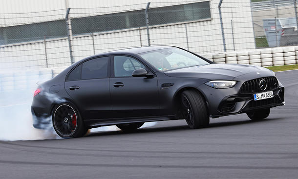 Mercedes-AMG C 63 S E Performance