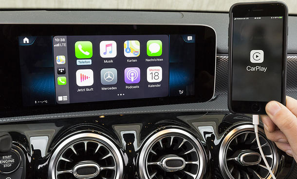 Mercedes A 200: Connectivity