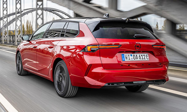 https://www.autozeitung.de/assets/styles/article_image/public/field/images/opel-astra-sports-tourer-electric-2023-fahrbericht-01.jpg?itok=Pc-UW8ZY