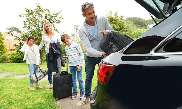 Reisen mit Kindern & Gepäck: Tipps für die Autofahrt