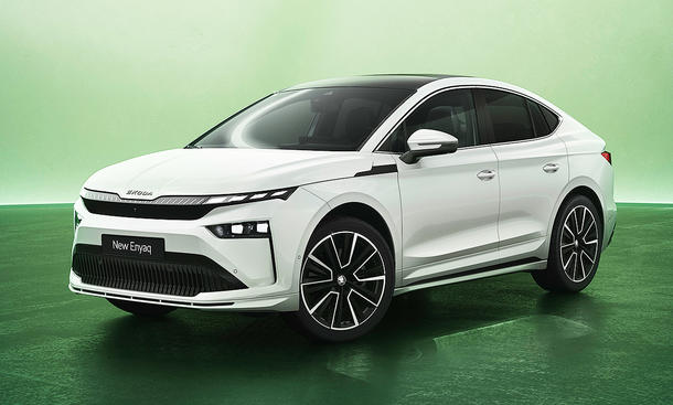 Blick von schräg vorne auf das Skoda Enyaq Coupé Facelift (2025).