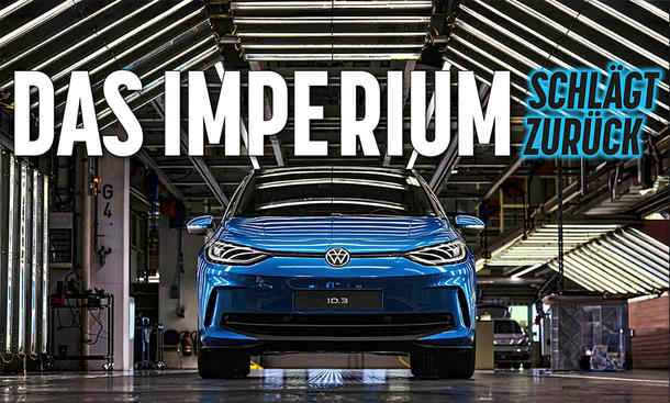 Ein VW Golf in der Frontalansicht.