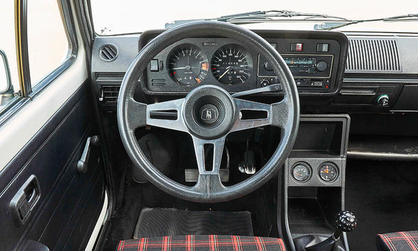 vw-golf-gti-1976-01.jpg