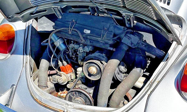 Der Motor des VW Käfer Coupé.