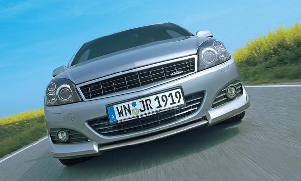 Irmscher Opel Astra GTC 1.9 CDTI Kühlergrill