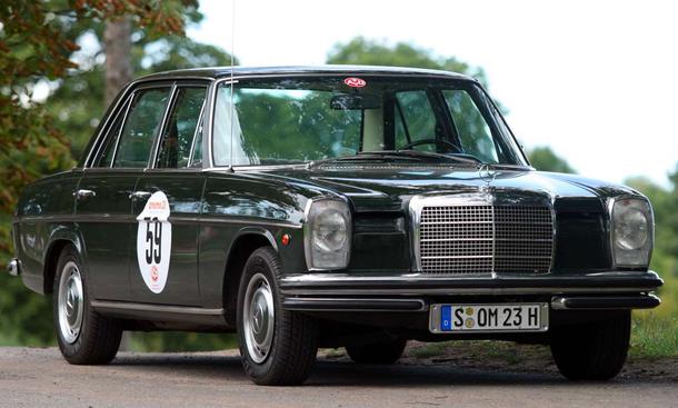 16.185 DM kostete der 250er 1970
Link zum Thema:
» Creme 21 Youngtimer Rallye Teil I
» Creme 21 Youngtimer Rallye Teil II
» Creme 21 Youngtimer Rallye Teil III
» 40 Jahre Mercedes /8
» 30 Jahre Mercedes T-Modell Mercedes 250 /8