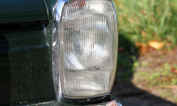 Senkrecht stehende Scheinwerfer beim Strichacht. Damals schon modern: Die Blinker sind im Scheinwerfergehäuse integriert
Link zum Thema:
» Creme 21 Youngtimer Rallye Teil I
» Creme 21 Youngtimer Rallye Teil II
» Creme 21 Youngtimer Rallye Te Mercedes 250 /8