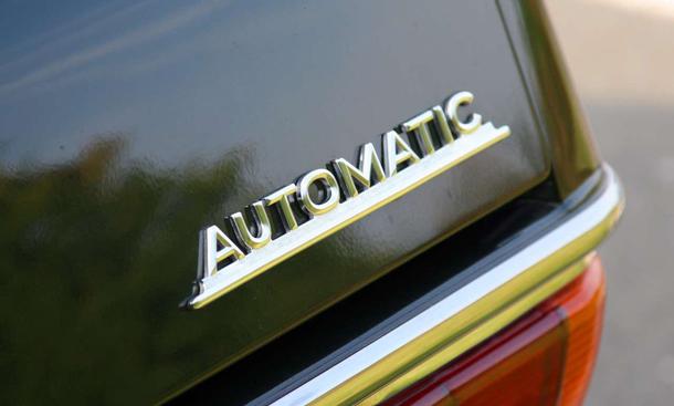 Komfortables Reisen mit der Viergang-Automatik
Link zum Thema:
» Creme 21 Youngtimer Rallye Teil I
» Creme 21 Youngtimer Rallye Teil II
» Creme 21 Youngtimer Rallye Teil III
» 40 Jahre Mercedes /8
» 30 Jahre Mercedes T-Modell Mercedes 250 /8