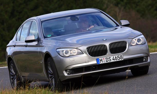 Bmw 750i Gegen Maserati Quattroporte S Autozeitungde