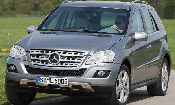 Vergleichstest: Mercedes ML 350 BlueTEC - Mercedes ML 350 BlueTEC
Seit langem ist der Mercedes ML 350 BlueTEC eine etablierte Größe im SUV-Segment Seit langem ist der Mercedes ML eine etablierte Größe im SUV-Segment