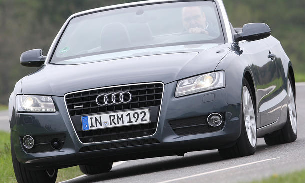Audi A5 Cabrio 3.2 FSI quattro S tronic
Der Preis liegt bei 52.650 Euro Der Preis des Audi A5 Cabrio 3.2 FSI quattro S tronic liegt bei 52.650 Euro