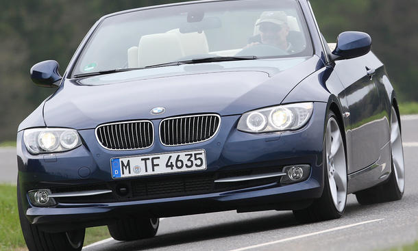 BMW 335i Cabrio
Das BMW 335i Cabrio gibt es ab 54.750 Euro Das BMW 335i Cabrio gibt es ab 54.750 Euro