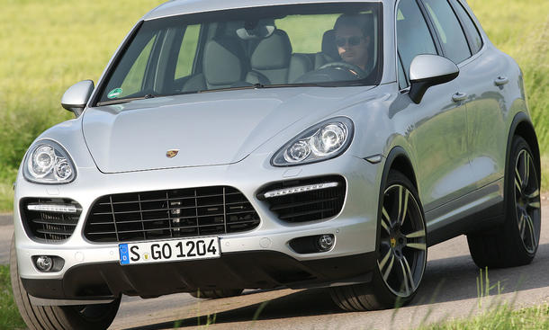 Porsche Cayenne Turbo
Den Porsche gibt es ab 115.526 Euro Den Porsche Cayenne Turbo gibt es ab 115.526 Euro
