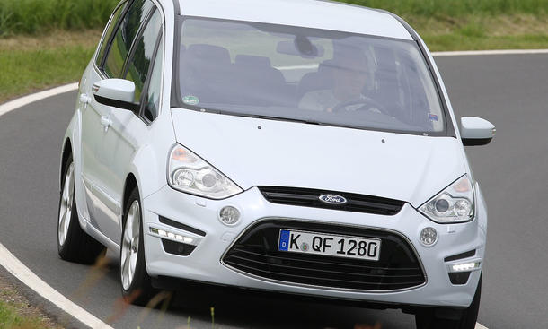 Ford S-Max 2.0 EcoBoost
Der S-Max kostet ab 34.400 Euro Der Ford S-Max 2.0 EcoBoost kostet ab 34.400 Euro