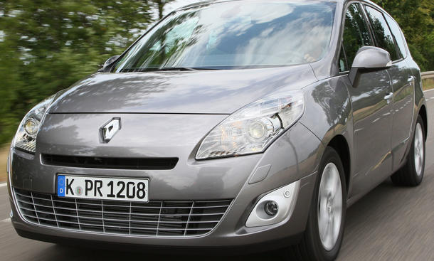 Vergleichstest: Renault Grand Scenic dCi 160 FAP - Renault Grand Scenic dCi 160 FAP
Der Renault Grand Scénic ist das günstigste Auto im Test ... Renault Grand Scenic dCi 160 FAP 01 Front Scheinwerfer
