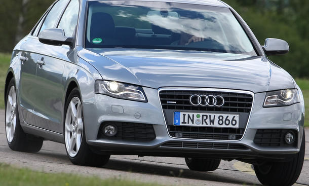 Audi A4 2.0 TFSI quattro
Die Kosten des Audis betragen 37.300 Euro Die Kosten des Audi A4 2.0 TFSI quattro betragen 37.300 Euro