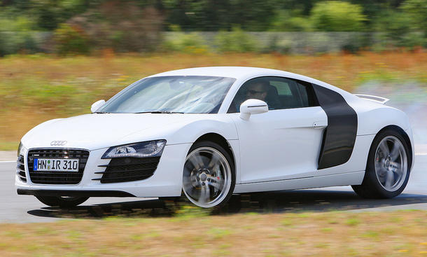 Audi R8 4.2 FSI quattro
Der R8 kostet mindestens 116.500 Euro Der Preis des Audi R8 4.2 FSI quattro beginnt ab 116.500 Euro