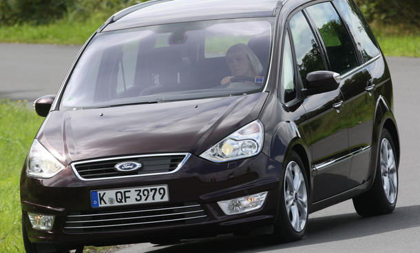 Ford Galaxy 2.0 TDCi Mehr als 1,8 Tonnen Lebendgewicht hindern den Galaxy nicht, knackig und sportlich einzulenken Ford Galaxy 2.0 TDCi Powershift Front