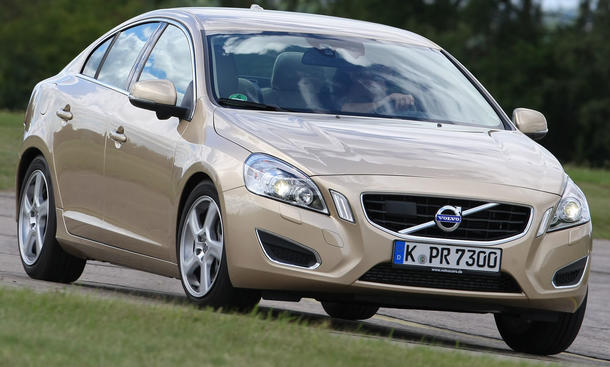 Volvo S60 2.0 T
Der S 60 kostet ab 31.750 Euro Der Volvo S 60 2.0 T kostet ab 31.750 Euro