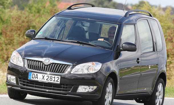 Skoda Roomster 1.6 TDISchnelle Kurven nimmt der Roomster wie ein Kompaktwagen...
Skoda Roomster 1.6 TDI im Vergleichstest