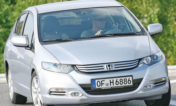 Honda Insight - Der Insight beginnt bereits früh über die Vorderräder zu schieben Honda Insight im Vergleichstest