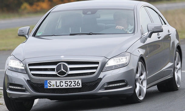 Mercedes CLS 350 CDI BlueEFFICIENCYDie Voll-LED-Scheinwerfer inklusive intelligenter Lichtverteilung und Fernlichtassistent kosten 1490 Euro Mercedes CLS 350 CDI BlueEFFICIENCY Frontansicht