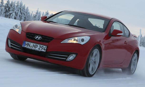 Hyundai Genesis Coupe 3.8 V6 Front