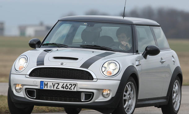 Mini Cooper S
Kaufen kann man den Mini ab 23.650 Euro Mini Cooper S ab 23.650 Euro