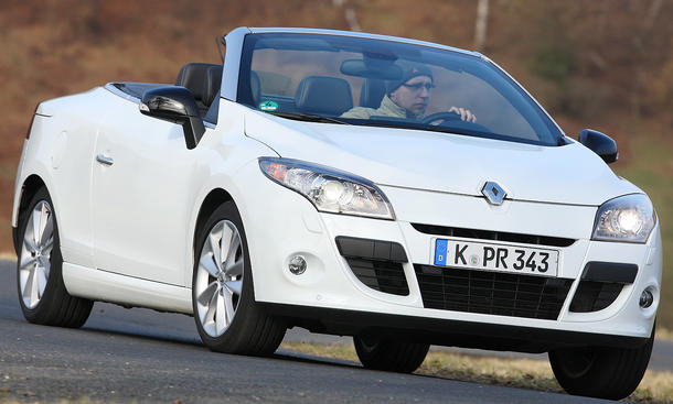 Frontansicht - Renault Mégane Coupé-Cabriolet dCi 130 FAP
Durch hohe Fensterkanten und die tiefe Sitzposition ... Renault Mégane Coupe Cabriolet dCi 130 FAP Frontansicht