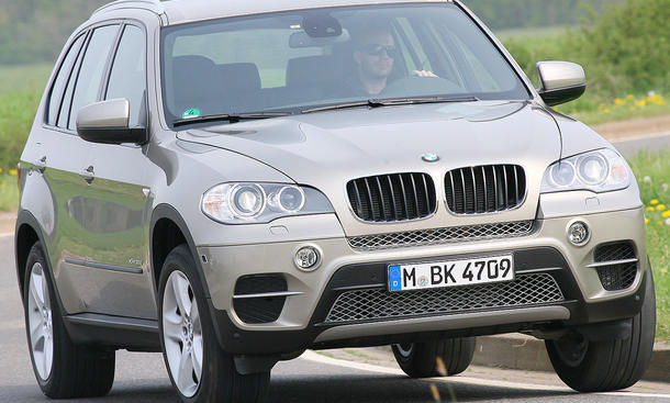 BMW X5 xDrive30d
Wuchtige Alternative: Der X5 beeindruckt durch seinen Auftritt BMW X5 xDrive30d ab 54.500 Euro