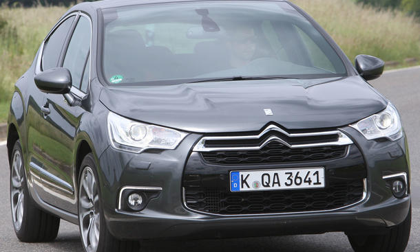 Citroën DS4 HDi 110 - Mit auffallendem Design, guter Verarbeitung und überzeugender Ausstattung soll der DS4 in der Menge der Kompakten auffalen Citroën DS4 HDi 110 mit auffallendem Design