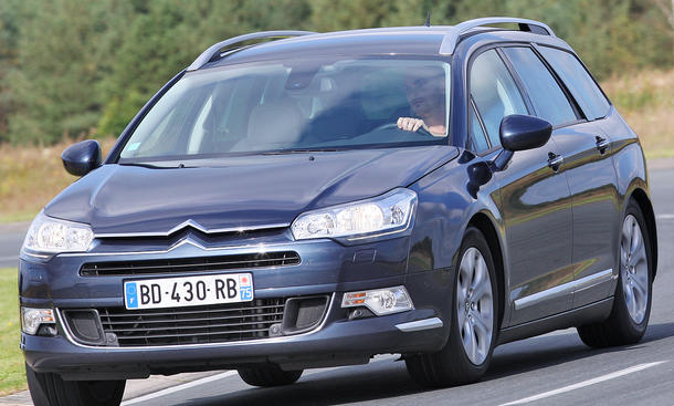 Citroën C5 Tourer HDi 140 FAP - Unspektakulär, aber sicher schlängelt sich der Citroën C5 Tourer durch Kurven Citroën C5 Tourer HDi 140 FAP - Die Front