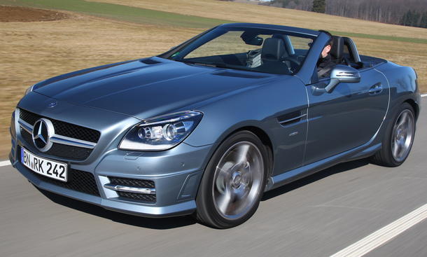 Mercedes SLK 350 BlueEFFICIENCY - Porsche-Killer aus dem Schwabenländle? Der SLK tritt im Roadster-Vergleich gegen den neuen Boxster S an Bilder Mercedes SLK 350 BlueEFFICIENCY Vergleich