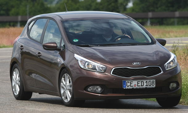 Bilder Kia Cee'd 1.4 CVVT 2012 Vergleich