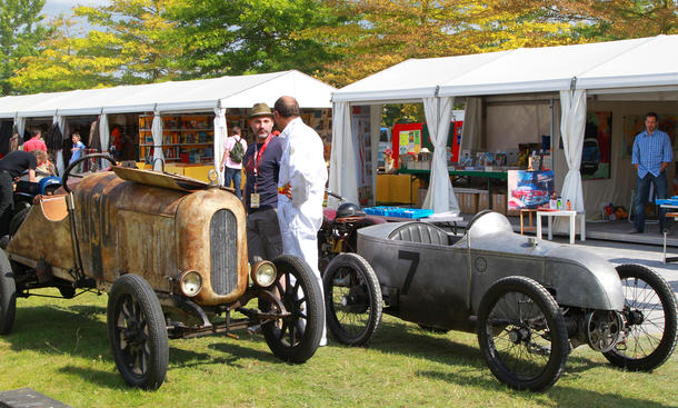Classic Days Schloss Dyck 2012 - Für jeden etwas dabei: Vielfalt steht bei den Classic Days im Mittelpunkt Classic Days Schloss Dyck 2012 Klassiker-Festival Oldtimer Youngtimer Impressionen classic cars
