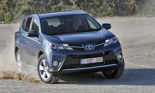 Bilder Toyota RAV4 2.2 D-4D 2013 SUV Fahrbericht Karosserie Abmessungen