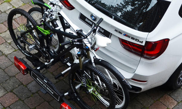 BMW X5 F15 2013 Zubehoer Ausstattung Extras Fahrradtraeger 
