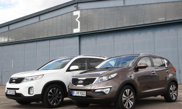 Vergleich Kia Sportage 2.0 CRDi 184 AWD Sorento 2.2 CRDi AWD bilder und technische daten