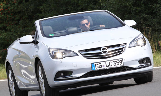 Opel Cascada 1.6 SIDI Turbo - Opel Cascada - Eckdaten: 170 PS, Vorderradantrieb, 0–100 km/h in 10,0 Sekunden, 222 km/h Spitze, 8,7 Liter Super/100 km, 28.245 Euro Opel Cascada 1.6 SIDI Turbo Bilder Vergleichstest Cabrios Technische Daten