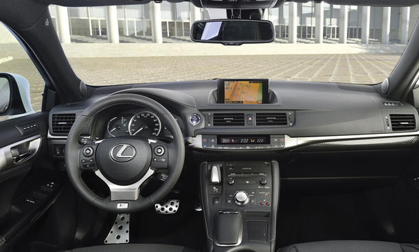Lexus CT 200h Facelift 2014 Hybrid Preis Marktstart Bilder Cockpit
