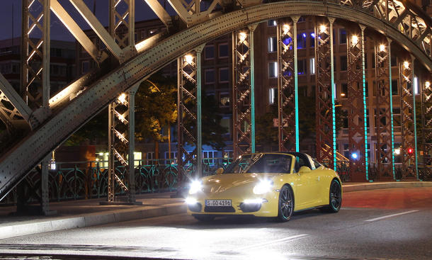 Porsche 911 targa 4S 2014 Test Nacht Hamburg Speicherstadt Bilder