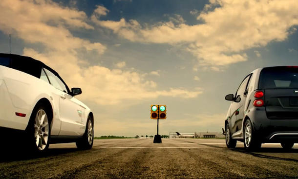 Frisch aus dem Netz: Smart fortwo electric drive Drag Race Frisch aus dem Netz: Smart fortwo electric drive Drag Race