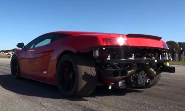 Video: Lamborghini Gallardo geht baden Video: Lamborghini Gallardo geht baden