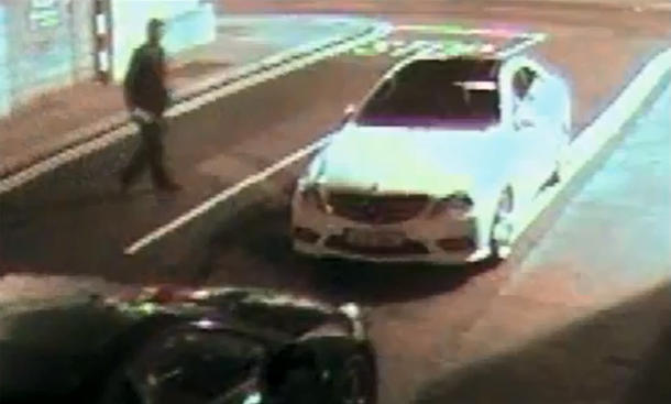 Video: Mercedes E-Klasse Coupé wehrt sich Video: Mercedes E-Klasse Coupé wehrt sich