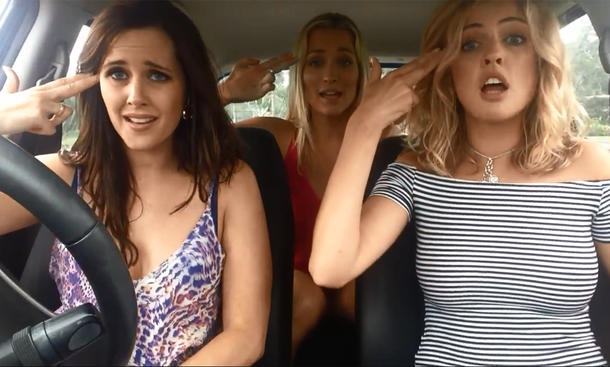 Video: Bohemian Rhapsody im Auto Video: Bohemian Rhapsody im Auto
