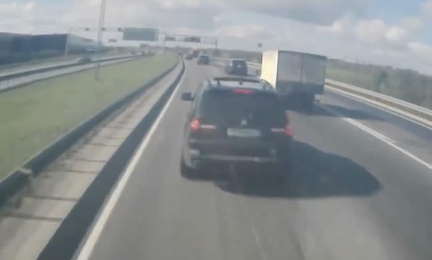 Video: BMW X5 vs. Truck Video: BMW X5 vs. Truck