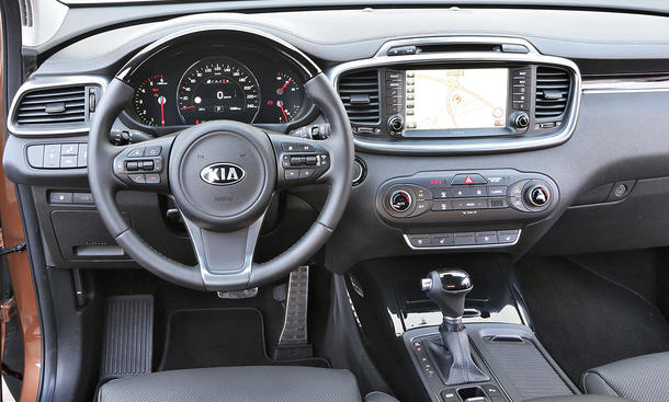 Kia Sorento vs. BMW X3 & Hyundai Grand Santa Fe | autozeitung.de