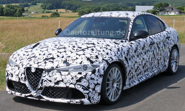 Alfa Romeo Giulia QV - Erstmals hatten unsere Erlkönig-Jäger die 510 PS starke Topversion Alfa Romeo Giulia QV erwischt – in der Nähe vom Nürburgring - CarPix alfa romeo giulia 2016 erlkoenig neuheiten prototyp