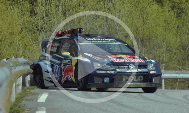 Mikkelsen im VW Polo R WRC vs. Ski-Olympiasieger Svindal Mikkelsen im VW Polo R WRC vs. Ski-Olympiasieger Svindal