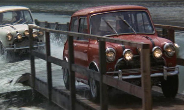 Platz 11: Mini - 2003 kam mit "The Italian Job" ein Remake ins Kino, das redlich bemüht war, dem kultigen Original aus den 60ern das Wasser zu reichen. Die Fimkomödie über zwei alternde Gangster, die in Turin den Coup ihres ... kultautos kino filmautos ferrari mustang delorean knight rider magnum hitliste